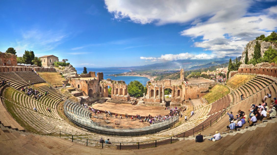 It is the ideal trip to get to know Sicily in maximum freedom, visiting the places of greatest historical, artistic and scenic interest. A complete tour to reap the beauty of the island by the coast and inland regions.
