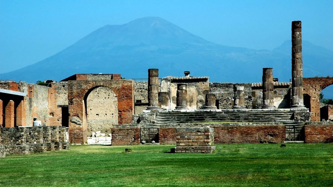 How to go to Pompeii from Rome?