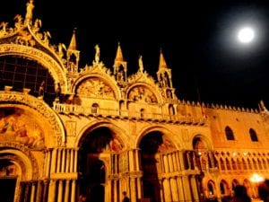 What are the 10 monuments that I absolutely must visit in Italy?
