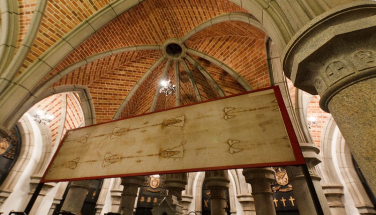 Visiting the Holy Shroud in Turin?