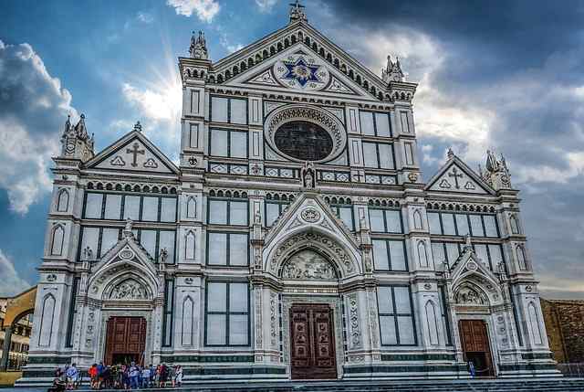 Let know the Basilica of the Holy Cross in Florence