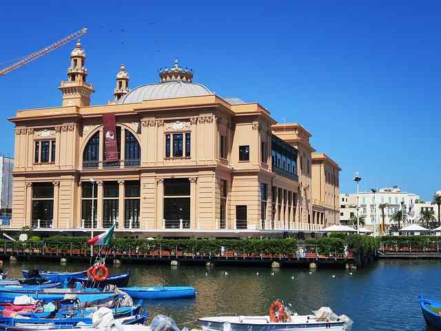 Shall we get to know Bari and its beauties?