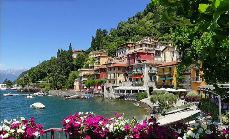 What attractions should I visit in the city of Como?